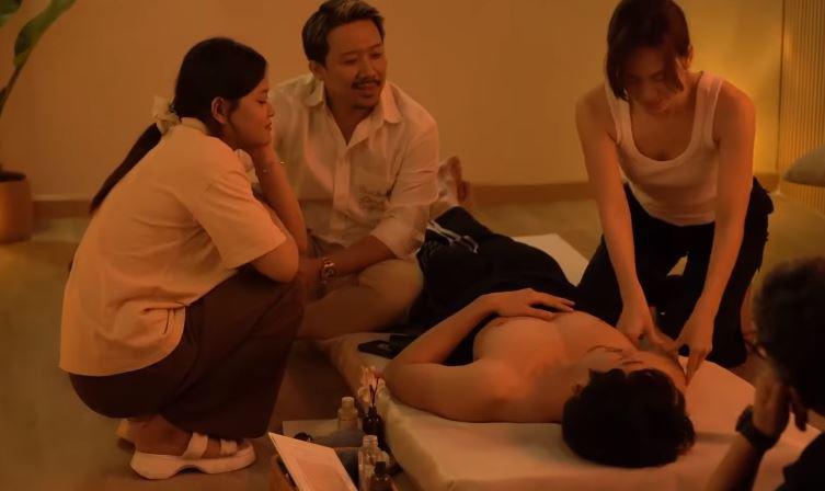 Hậu trường Phương Anh Đào quay cảnh massage trong phim doanh thu 488 tỷ