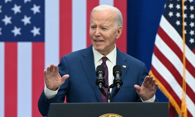 Ông Biden nói đùa về tuổi tác ông Trump