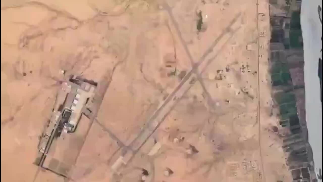 Khoảnh khắc drone phá hủy vận tải cơ 'ngựa thồ' tại Sudan