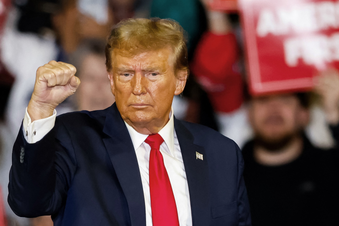 Ông Trump được yêu cầu 'ngừng công kích' con gái thẩm phán