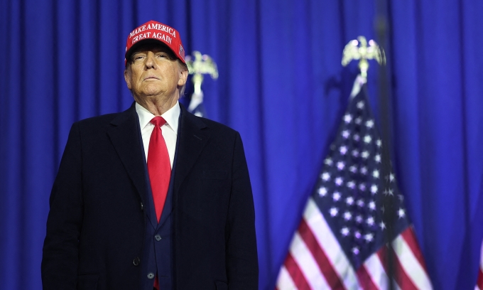 Bác sĩ ít tiếng tăm chăm sóc sức khỏe ông Trump khi tranh cử