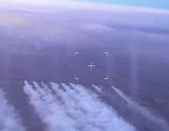 Lính Nga thả khói chọc mù drone Ukraine