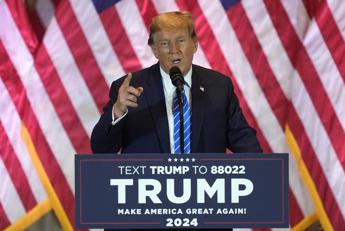 Trump tăng tốc cỗ máy gây quỹ