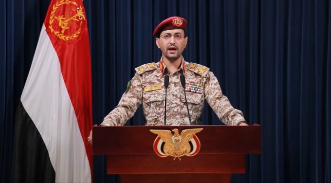 Houthi tập kích tàu hàng, chiến hạm Mỹ