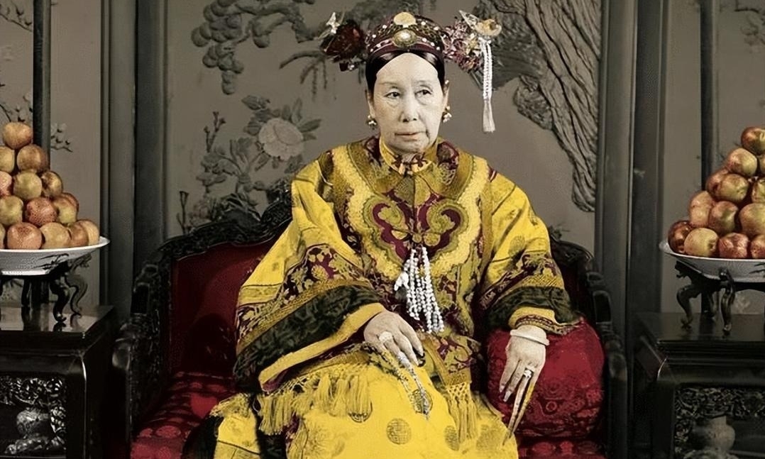 Từ Hi thái hậu được hầu hạ thế nào?