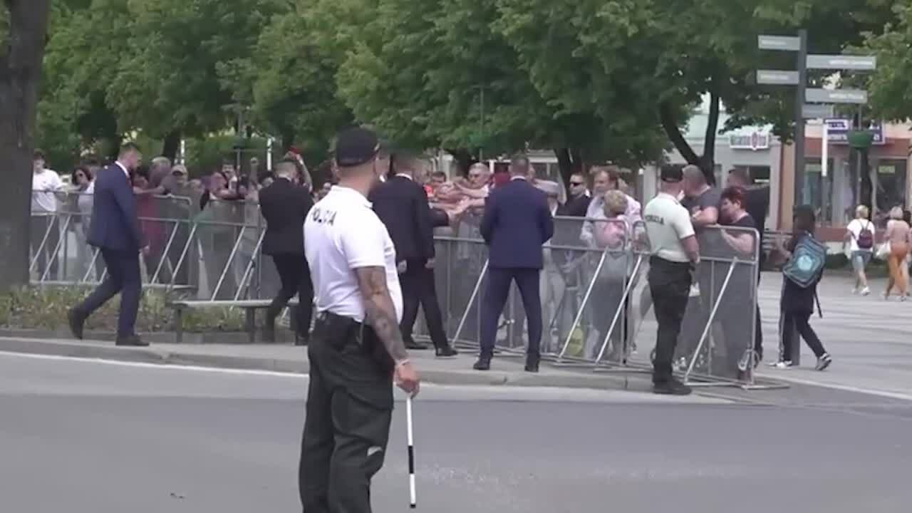 Vụ ám sát Thủ tướng phơi bày chia rẽ chính trị ở Slovakia