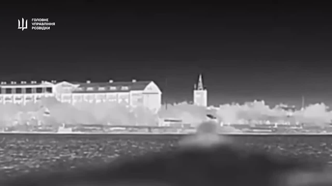 Ukraine đăng video tấn công xuồng tuần tra 3 triệu USD của Nga ở Crimea