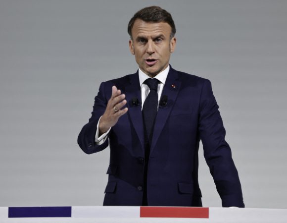 Ông Macron cáo buộc phe cực hữu muốn Pháp rời NATO