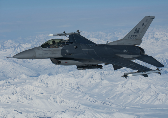 Ukraine có thể dùng tên lửa ATACMS 'dọn đường' cho tiêm kích F-16
