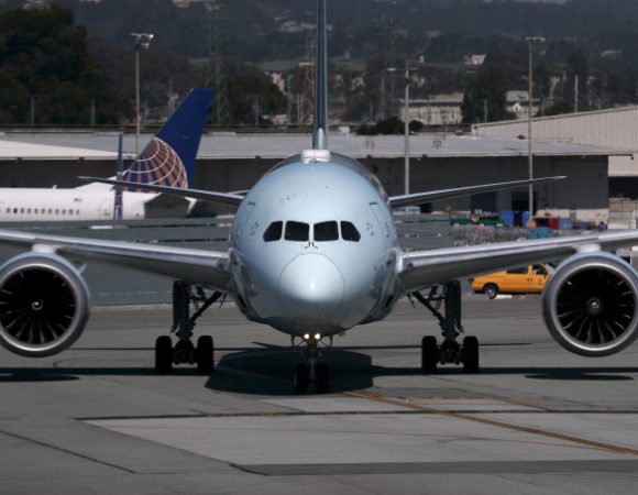 Mỹ điều tra nguồn gốc linh kiện titan trên máy bay Boeing, Airbus