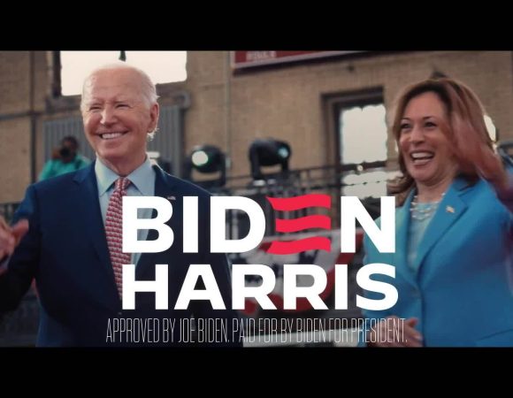 Ông Biden đưa rắc rối pháp lý của ông Trump vào quảng cáo tranh cử