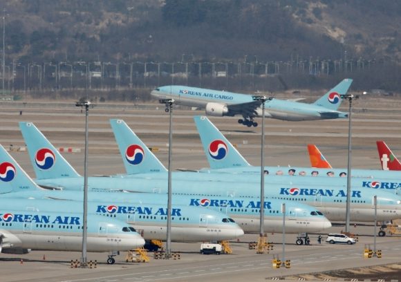 Máy bay Boeing hạ cánh khẩn vì sự cố giảm áp