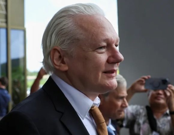 Sự ủng hộ của Australia dành cho ông chủ WikiLeaks