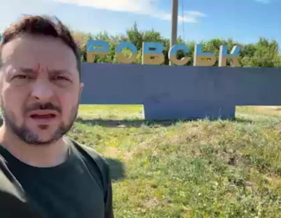Ông Zelensky thăm thành phố án ngữ ngã ba chiến lược ở Donetsk