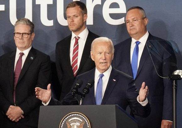 Loạt lãnh đạo châu Âu bênh vực ông Biden sau sự cố nhầm tên