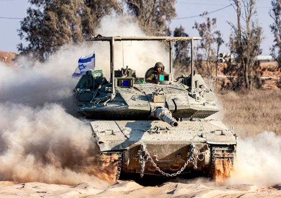 Israel tập kích hiệp đồng khắp Dải Gaza