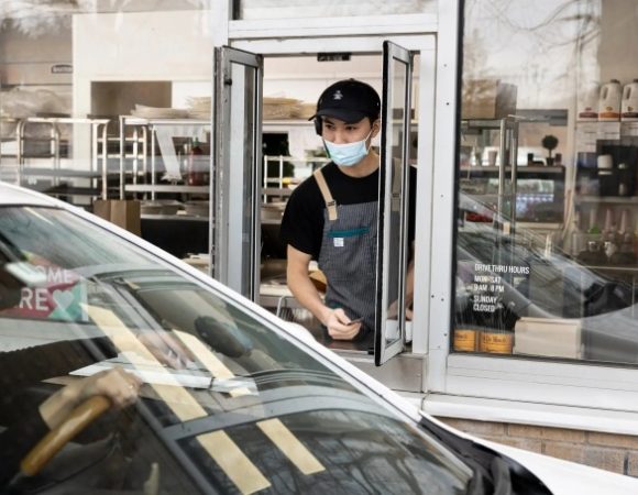 Gần 33.000 người Việt nhập tịch Mỹ năm 2023
