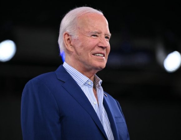Quyết định dừng tranh cử khép lại sự nghiệp nửa thế kỷ của ông Biden