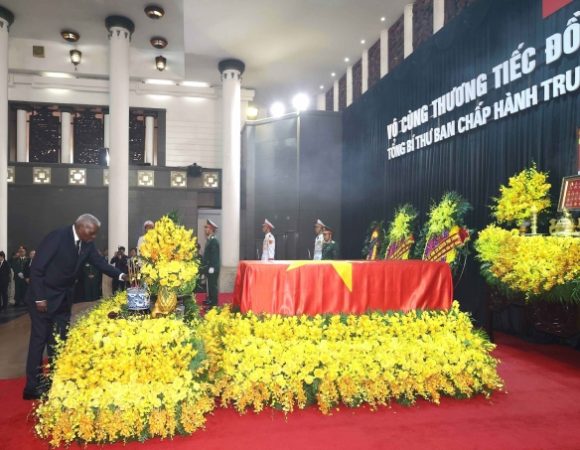 Đoàn Cuba viếng Tổng Bí thư Nguyễn Phú Trọng