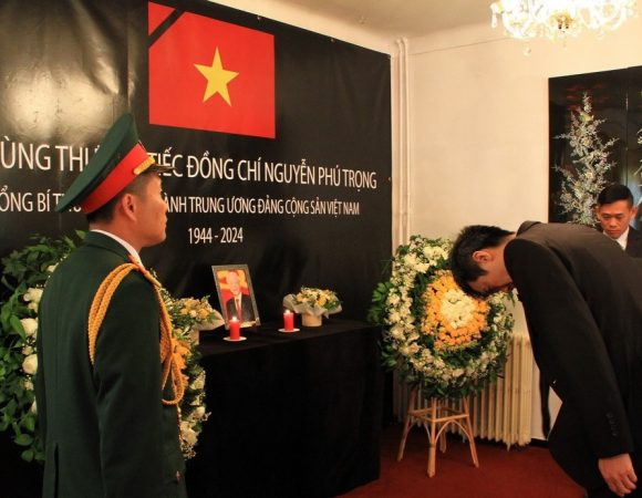 Lễ viếng Tổng Bí thư Nguyễn Phú Trọng ở các nước