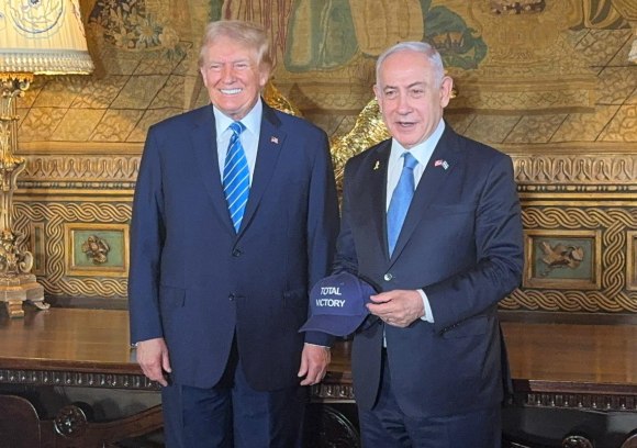 Trump cảnh báo nguy cơ Thế chiến III nếu ông thất cử