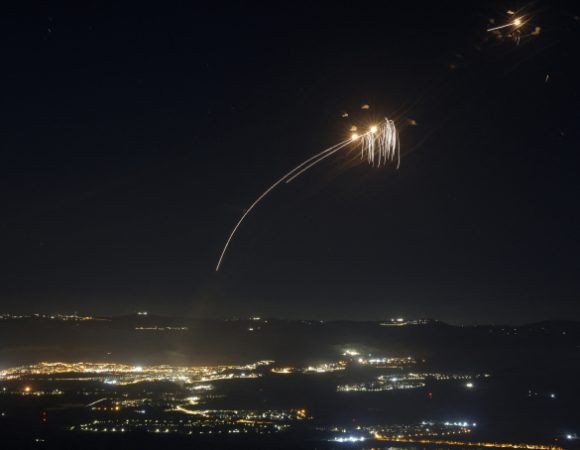 Hezbollah phóng hơn 50 rocket vào Israel